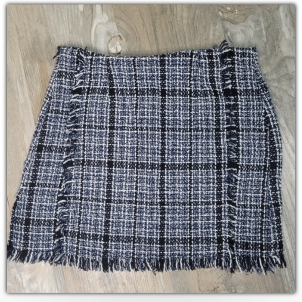 Shein tweed style with fringe on bottom size medium